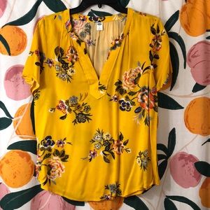 Women’s short sleeve blouse